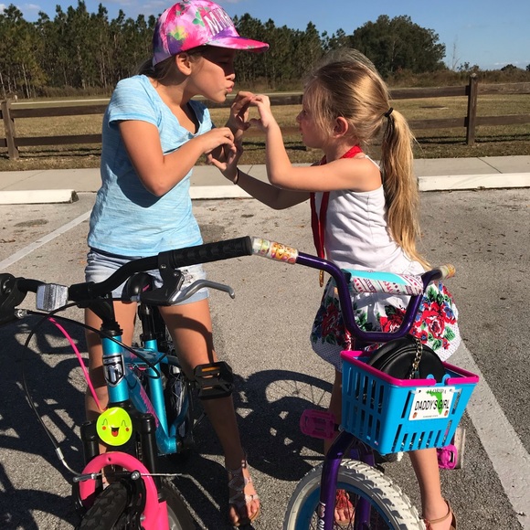 Meet your Posher, Samantha💜 - Picture 2 of 3